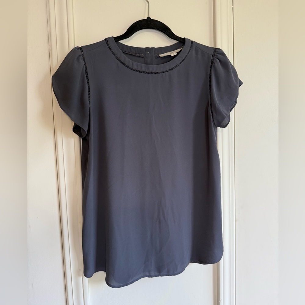 LOFT Slate Gray Flutter Sleeve Blouse - size XS